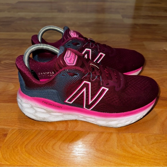 New Balance Fresh Foam X More v3 Shoes Women Sz SS (8.5?) Burgundy Running Read - Picture 3 of 13